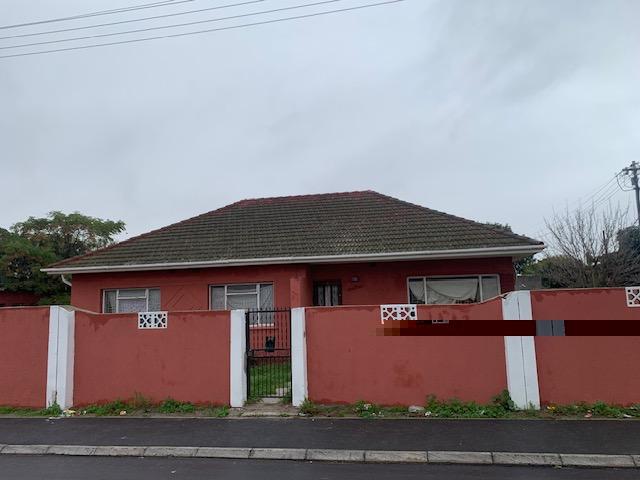 5 Bedroom Property for Sale in Avonwood Western Cape